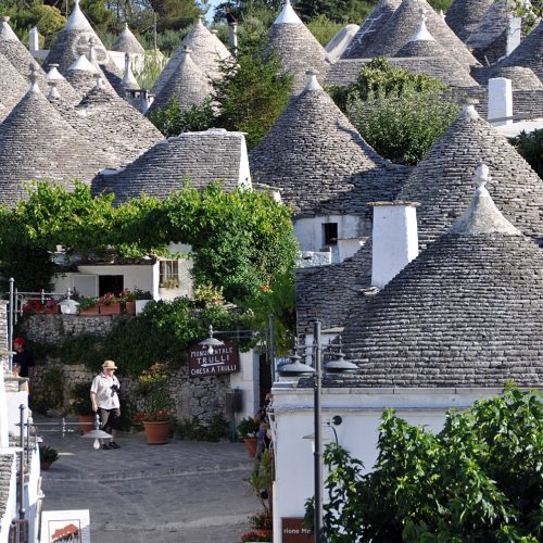 italy-alberobello-